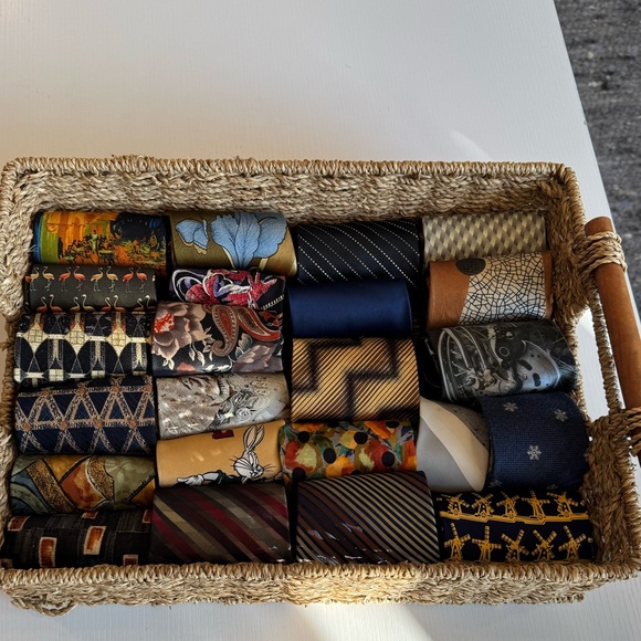 Snowflake tie new with tags Banana Republic - Picture 11 of 11